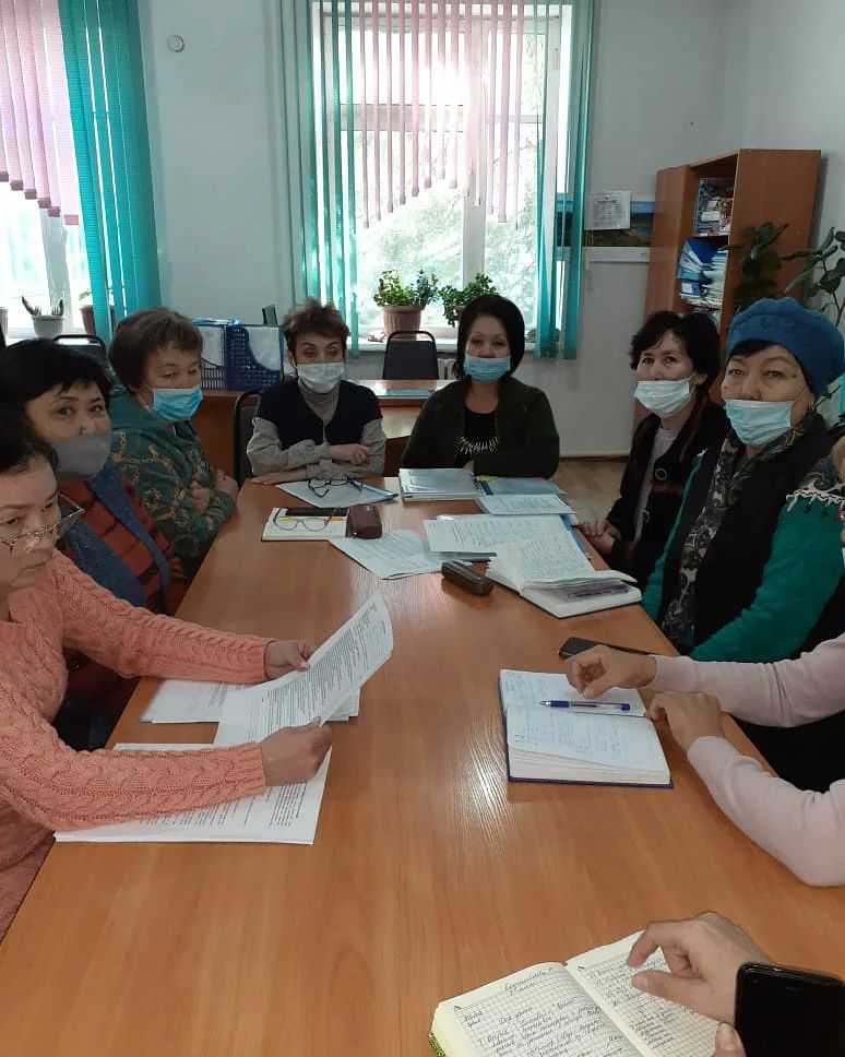 Сейфуллин орта мектебіндегі орыс тілі мен әебиеті пәндері бірлестігінің қорытынды отырысы.